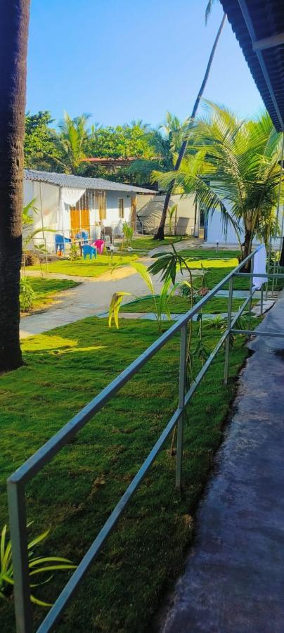 Shantaram Beach Huts อารัมบล ภายนอก รูปภาพ