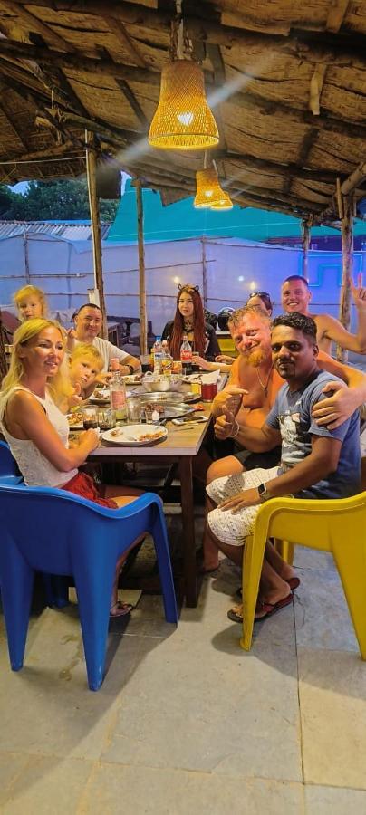 Shantaram Beach Huts อารัมบล ภายนอก รูปภาพ